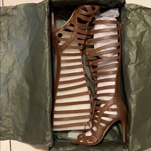 Vince Camuto VC-Olivian
